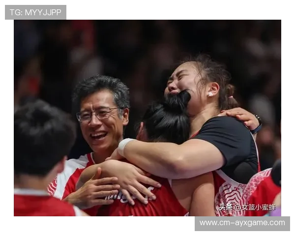 女篮队医临场救治挽救球队关键球员健康 女篮队医临场救治挽救球队关键球员健康