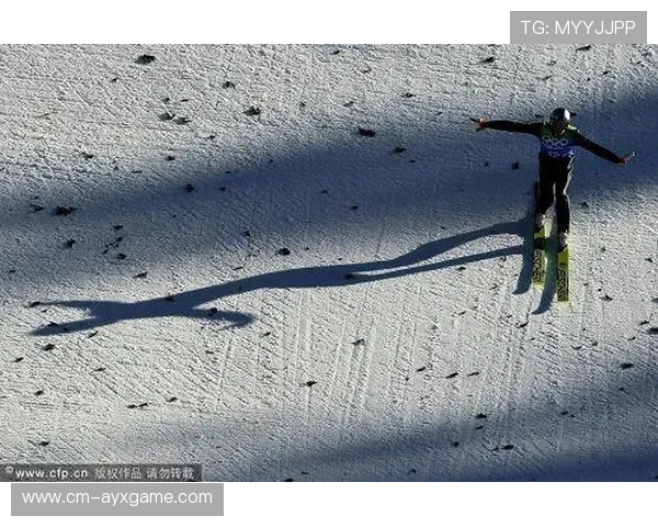 滑雪赛选手飞出护栏仍安全落地奇迹