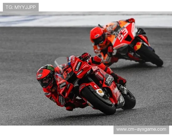 MotoGP直道极速超车震撼镜头——极致速度下的激情瞬间
